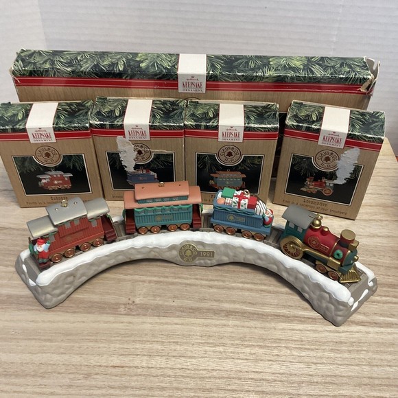5 PC IN BOXES HALLMARK ORNAMENT TRAIN SET CLAUS & CO R.R. 1991 w Train Trestle - Picture 5 of 5